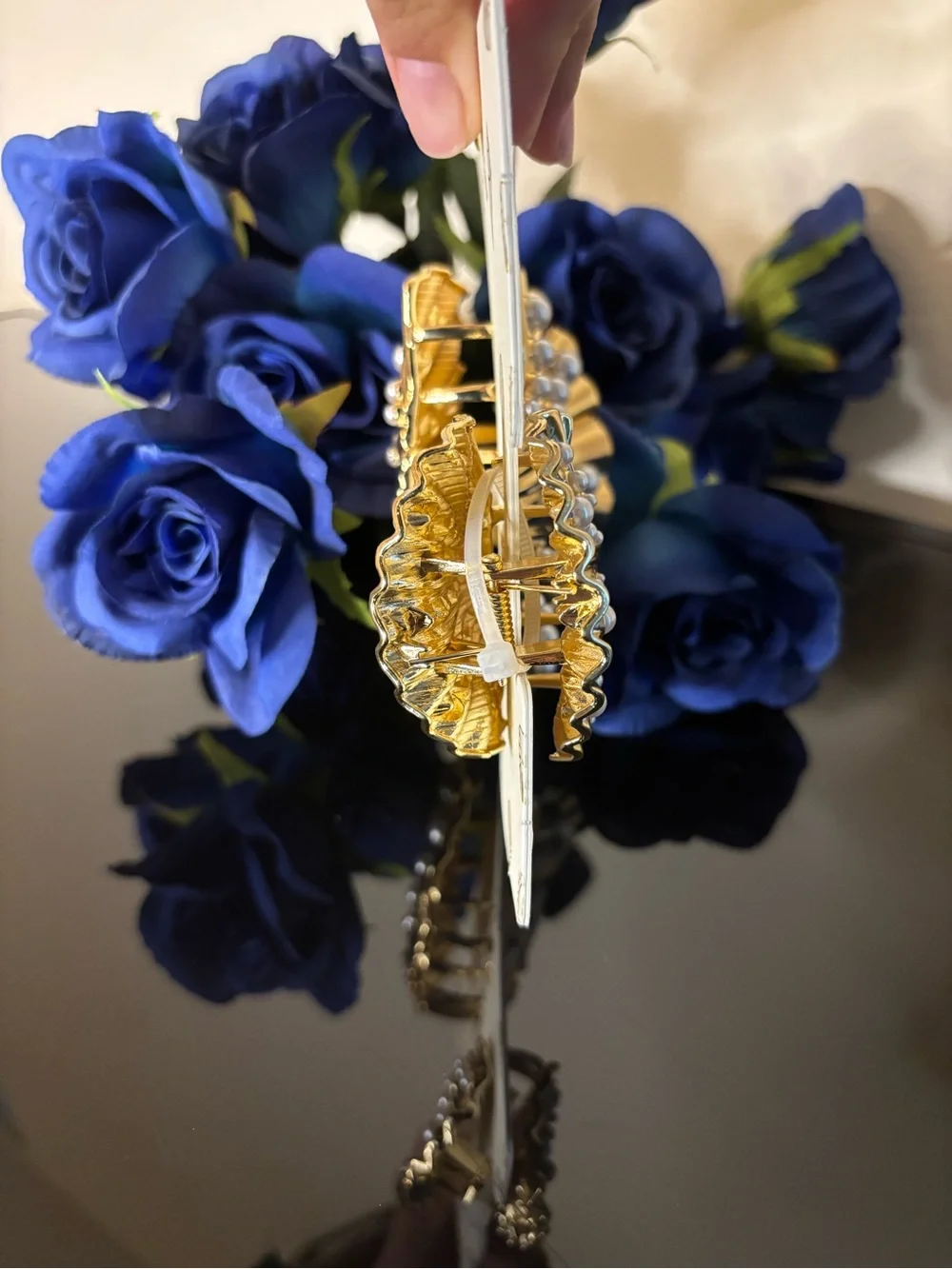 NWT Piper K Gold Pearl Shell Jaw Clips - Small and Large - 2PC